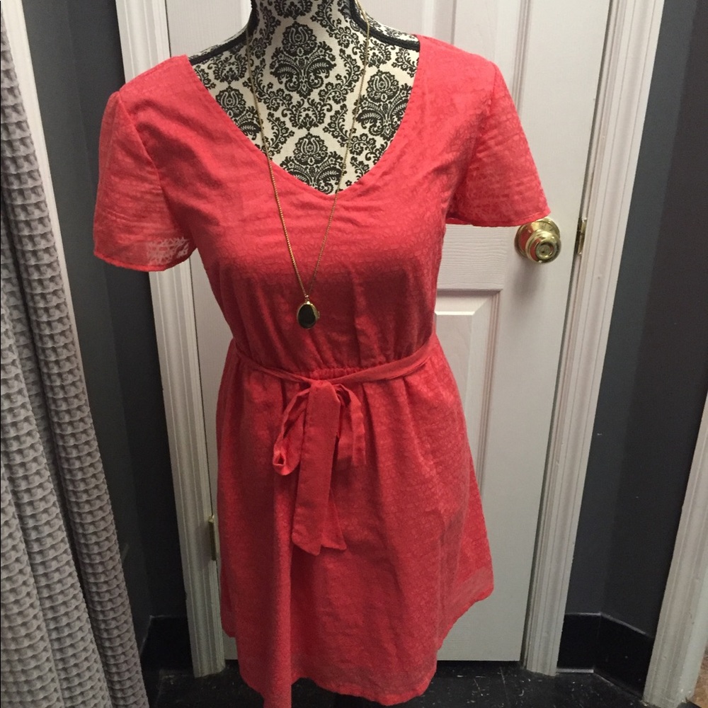 Elle Dress Size Medium